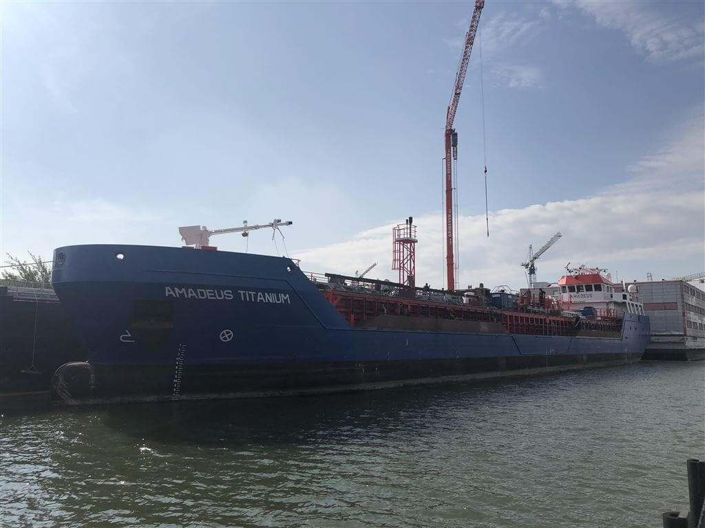 Ombouw Amadeus Titanium