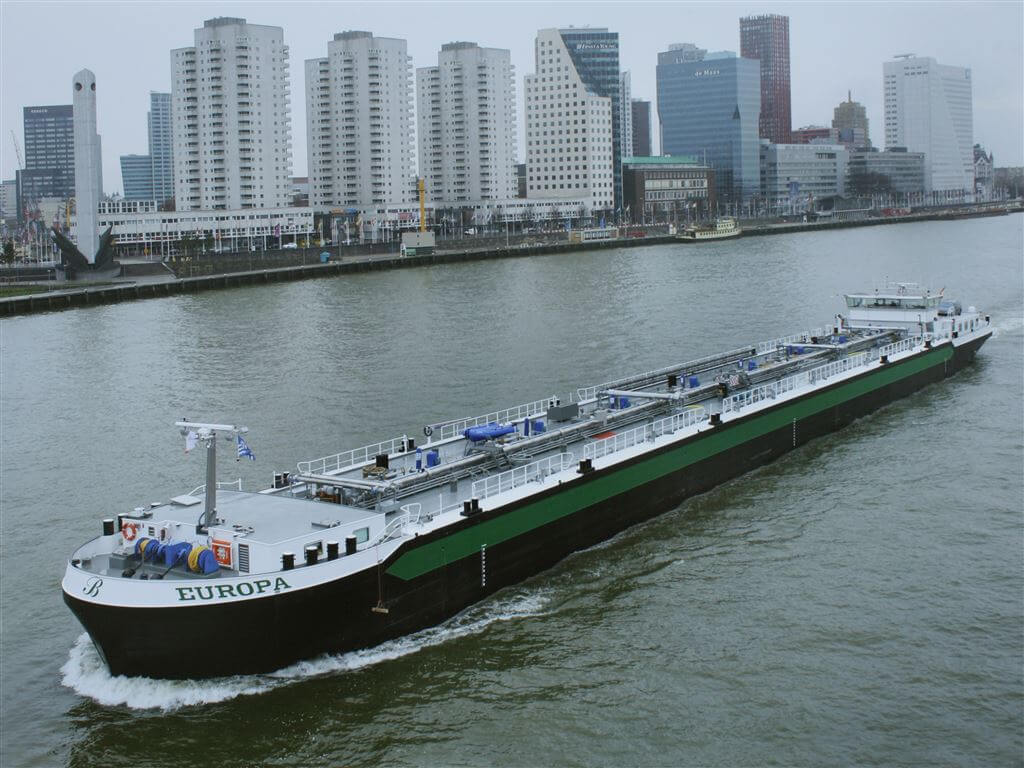 Europa (binnenvaart tanker)
