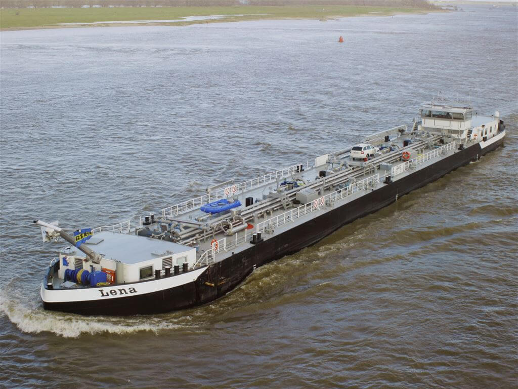 Lena (binnenvaart tanker)