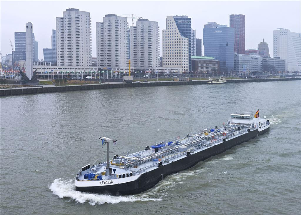 Louisa (binnenvaart tanker)