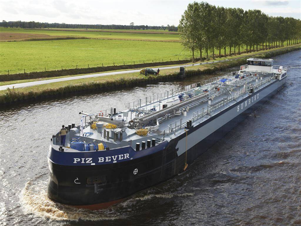 Piz Bever (binnenvaart tanker)