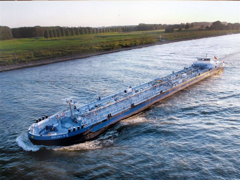 Regina-W II (binnenvaart tanker)