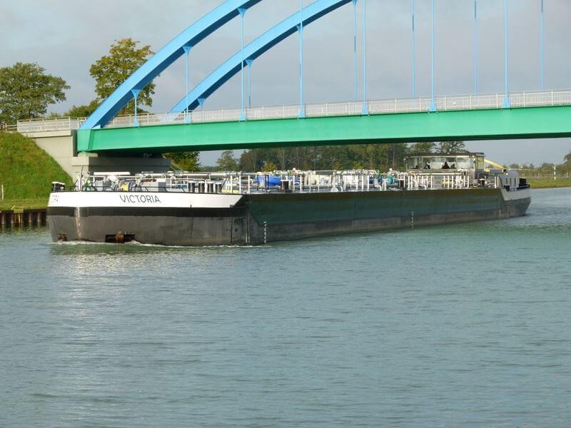 Victoria (binnenvaart tanker)